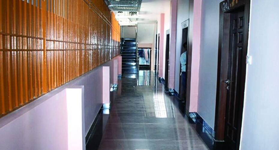 iROOMZ Nagamayuri Grand, Kurnool 5